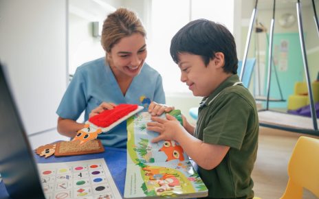 4 Ways A Speech Therapist Helps With Stuttering In Children